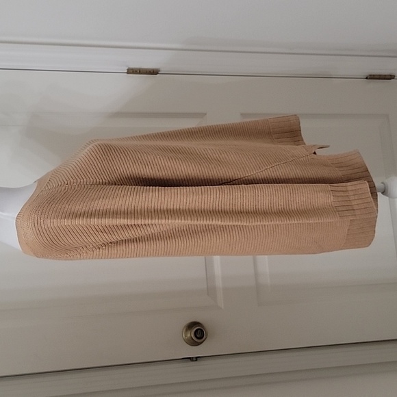Old Navy Size M Camel Colored Knit Tunic Sweater, High Low Hem, Split Side Seams - Picture 6 of 12